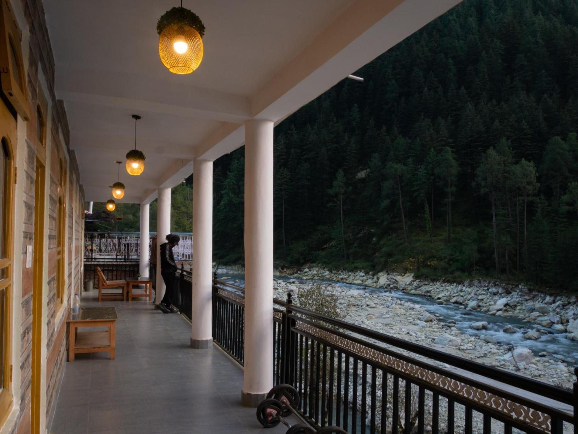 Wabi Sabi Riverside Hostel Kasol Bagian luar foto